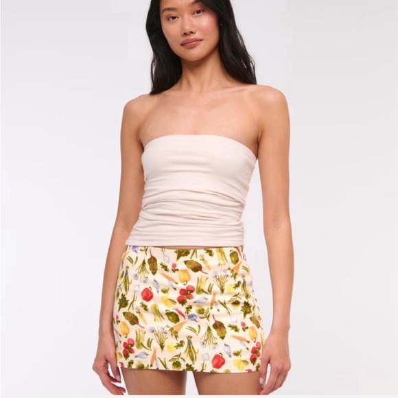 Abercrombie and Fitch Scarlett mid rise linen blend mini skirt veggie vegetable